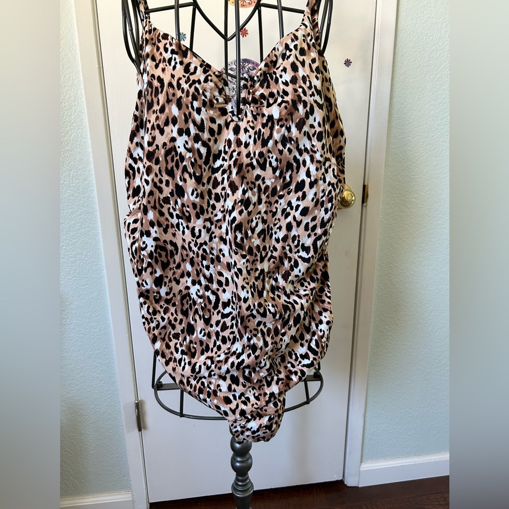 Plus size 3X one piece swimsuit new with tags.